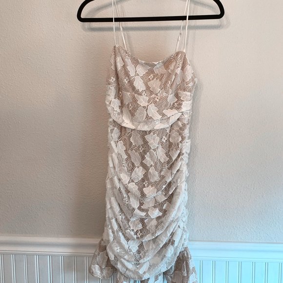 Selfie Leslie Love And Light Lace Bodycon Dress - Picture 2 of 6